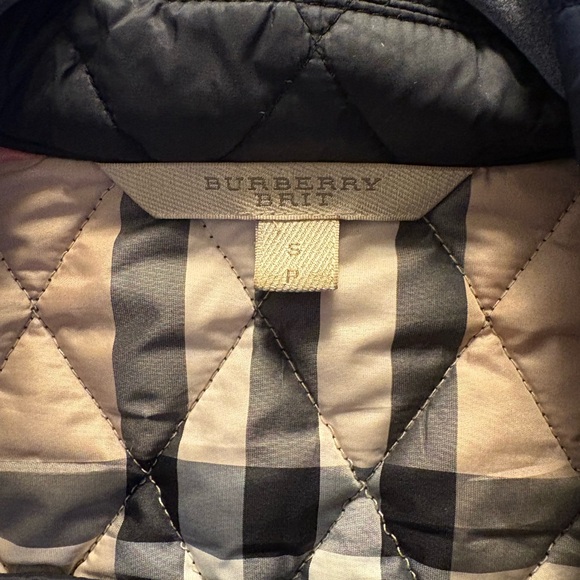 Burberry Brit Black Quilted Jacket with Check Lining - Picture 2 of 4